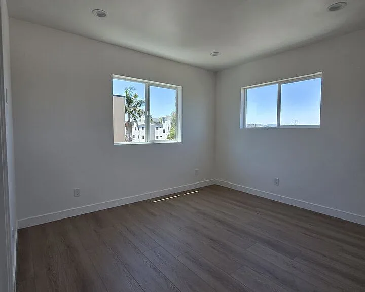 10827 1/2 Peach Grove St #1/2 — Photo 12