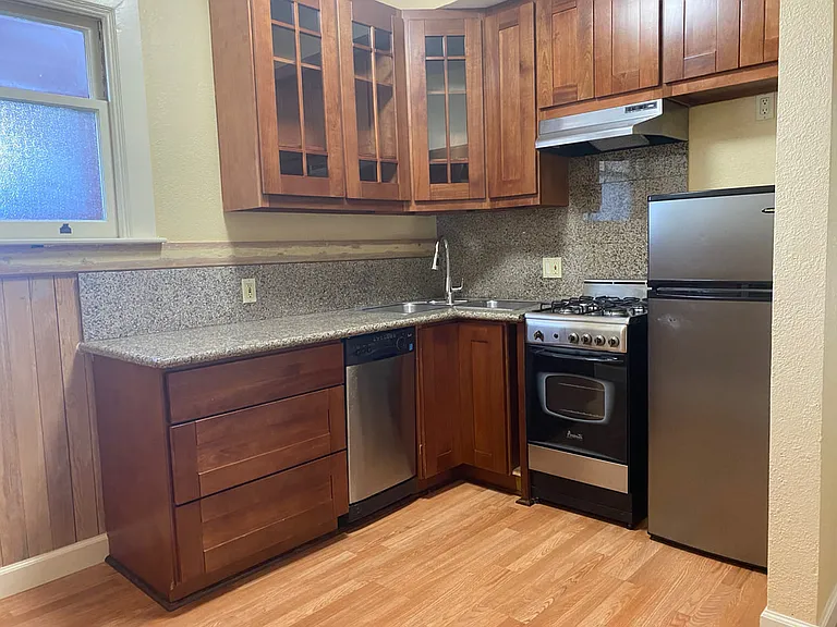 524 Georgia St #208 — Photo 10