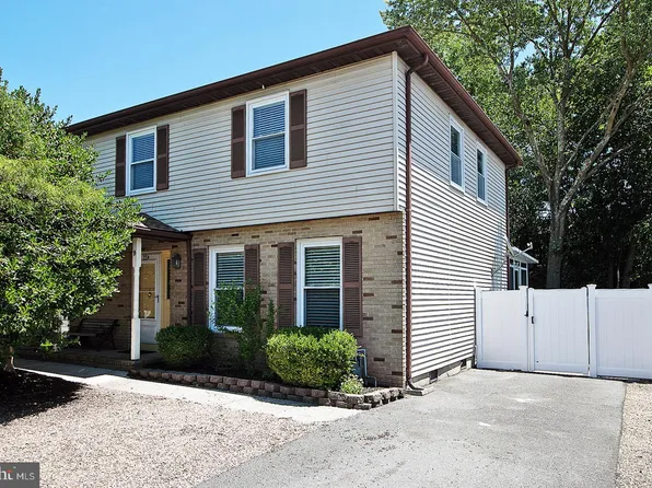 25 Denville St, Barnegat, NJ 08005