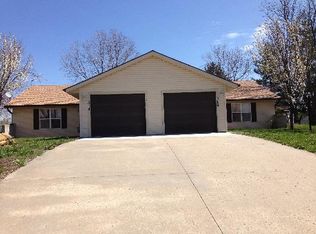 316 Kansa Dr, Ozawkie, KS 66070
