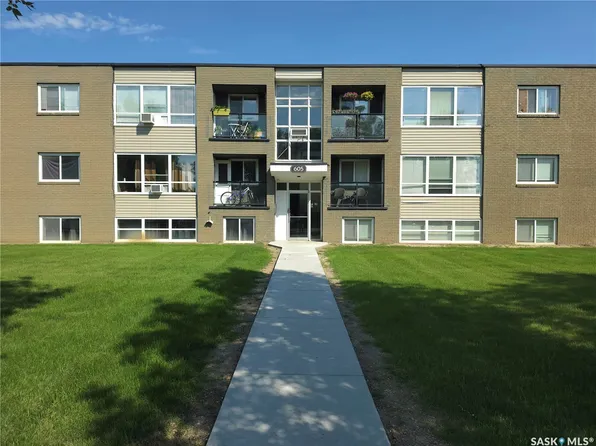 605 Wilson Crescent #9, Saskatoon, SK S7J 2M2