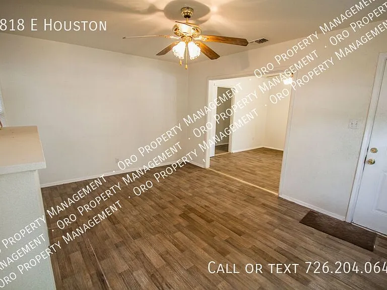 2818 E Houston St — Photo 4
