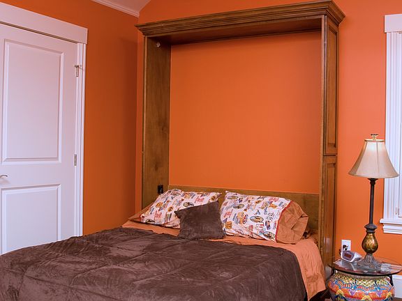 Murphy bed for optional BR