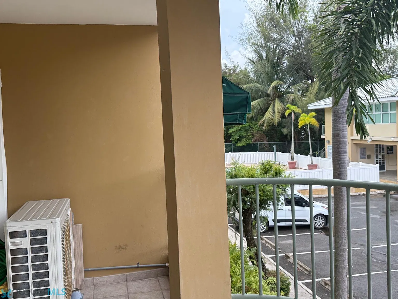 Point Lagoon Estates (Condominio) — Photo 3