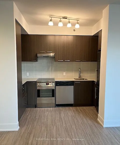 310 Tweedsmuir Ave #320 — Photo 11