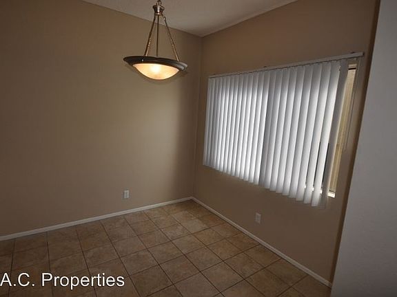 5th image of 12142 Oxnard St APT 203