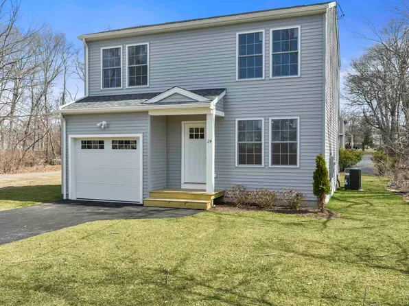 24 Blackburn St, Warwick, RI 02886