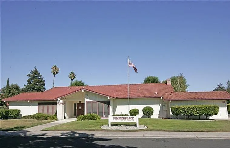 8209 Manhattan Dr — Photo 12