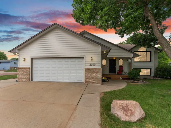 2200 S Roosevelt Ave, Sioux Falls, SD 57106
