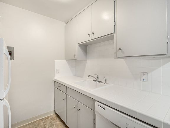 3rd image of 1786 The Alameda #14