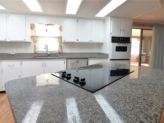 3rd image of 1104 Waterway Dr