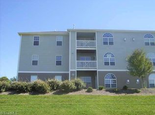 6109-2C Hedgecock Cir, High Point, NC 27265