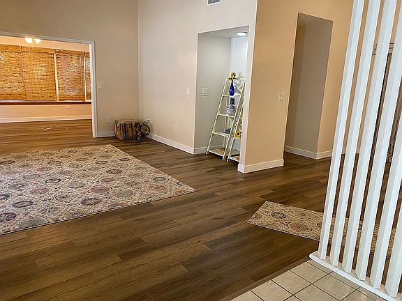 5th image of 57 Dogwood Dr
