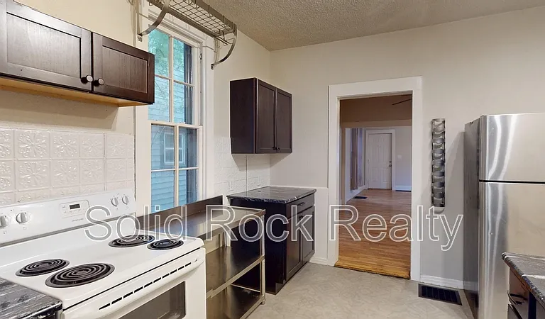 511 E Platte Ave #1 — Photo 5