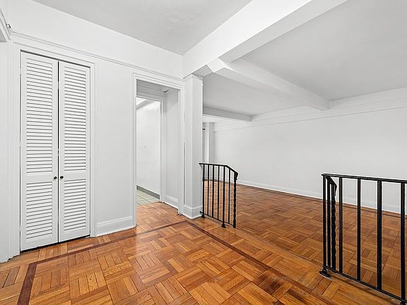 4th image of 20 E 35th St APT 5L