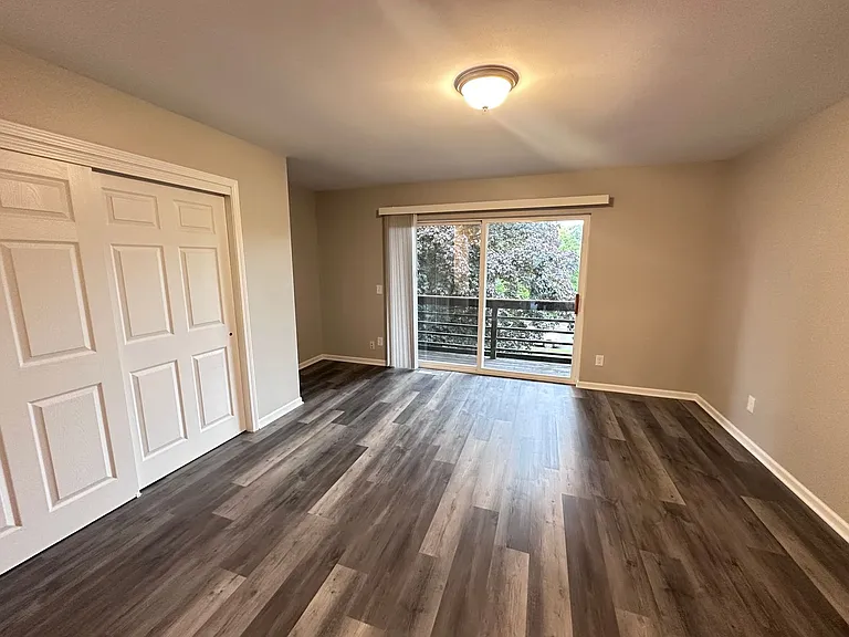 817-831 Jana Ln — Photo 8