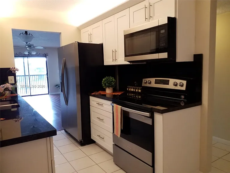 9982 Nob Hill Ct #9982 — Photo 4