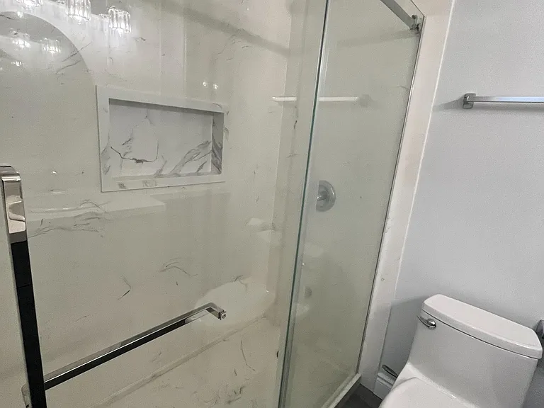 277 Adelaide Ave N #101 — Photo 13