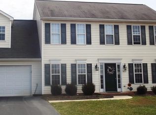 635 Hunters Knoll Rd, Winston Salem, NC 27106