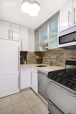 Sold by Sotheby's International Realty | media 4