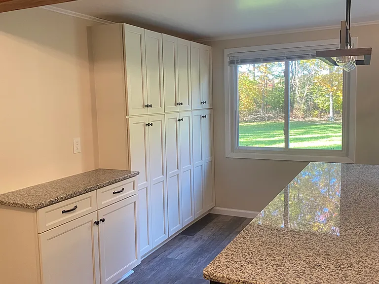 544 Robinhood Dr — Photo 7
