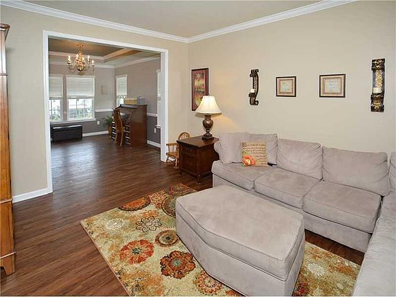 4th image of 239 Jacobs Way