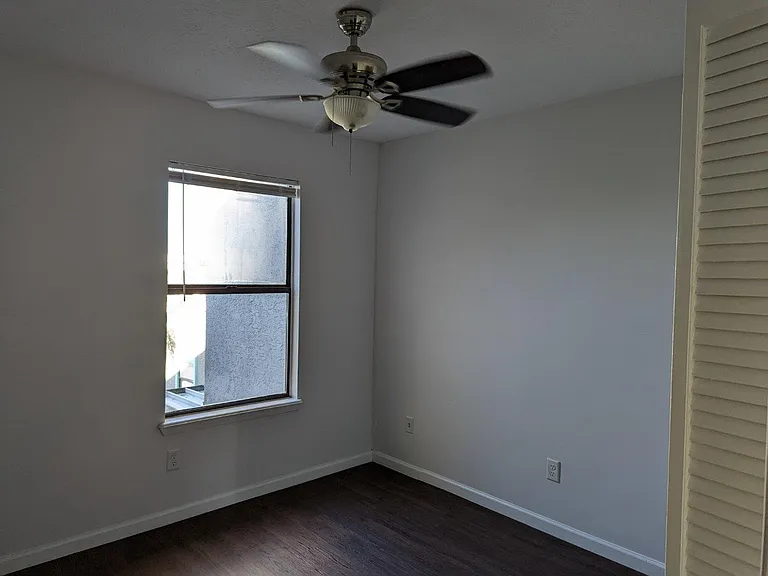 1349 Capri Dr — Photo 17