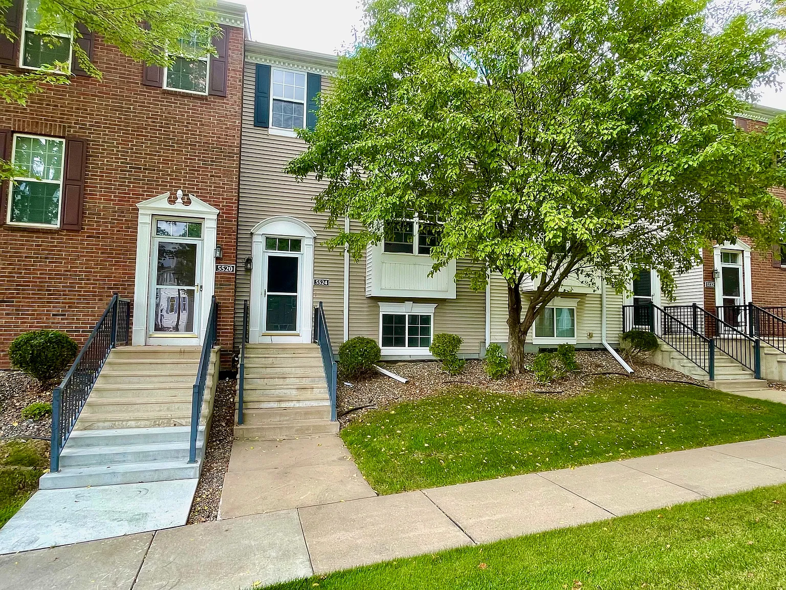 4 bed, 3.5 bath, 2010 sqft, $2,550 — Photo 1