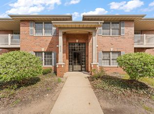 630 Cambridge Ct Unit 1-B, Munster, IN 46321
