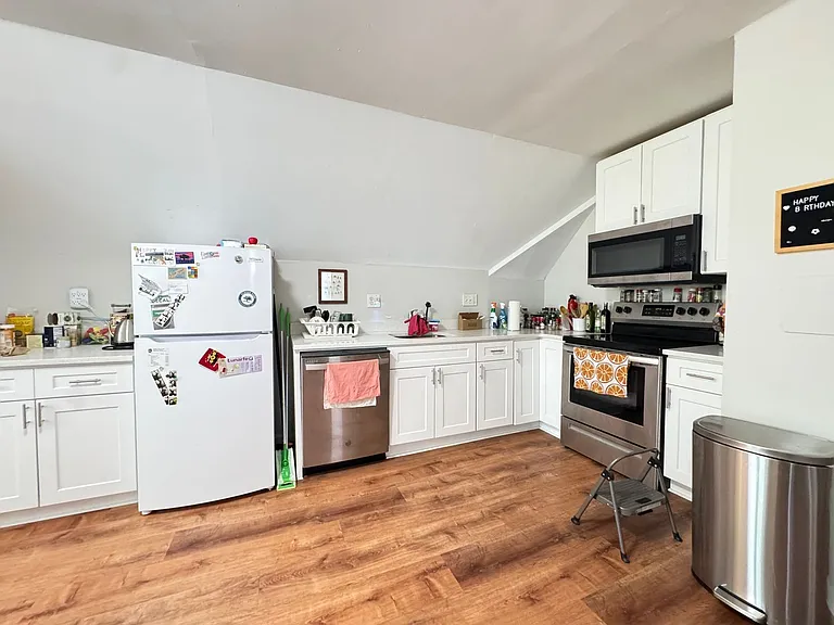 56 Hillside Pl #4 — Photo 5