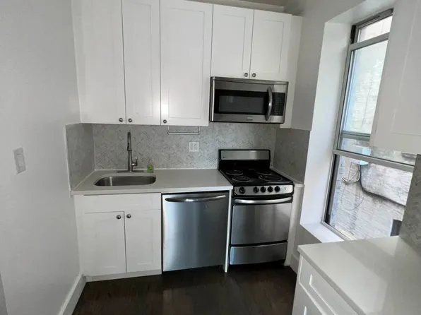 372 Lewis Avenue image 1 of 7