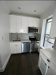 372 Lewis Avenue, #4