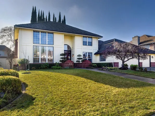 816 Lake Front Dr, Sacramento, CA 95831