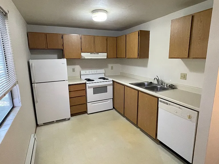 690 NW Atalanta Way #OAK — Photo 7