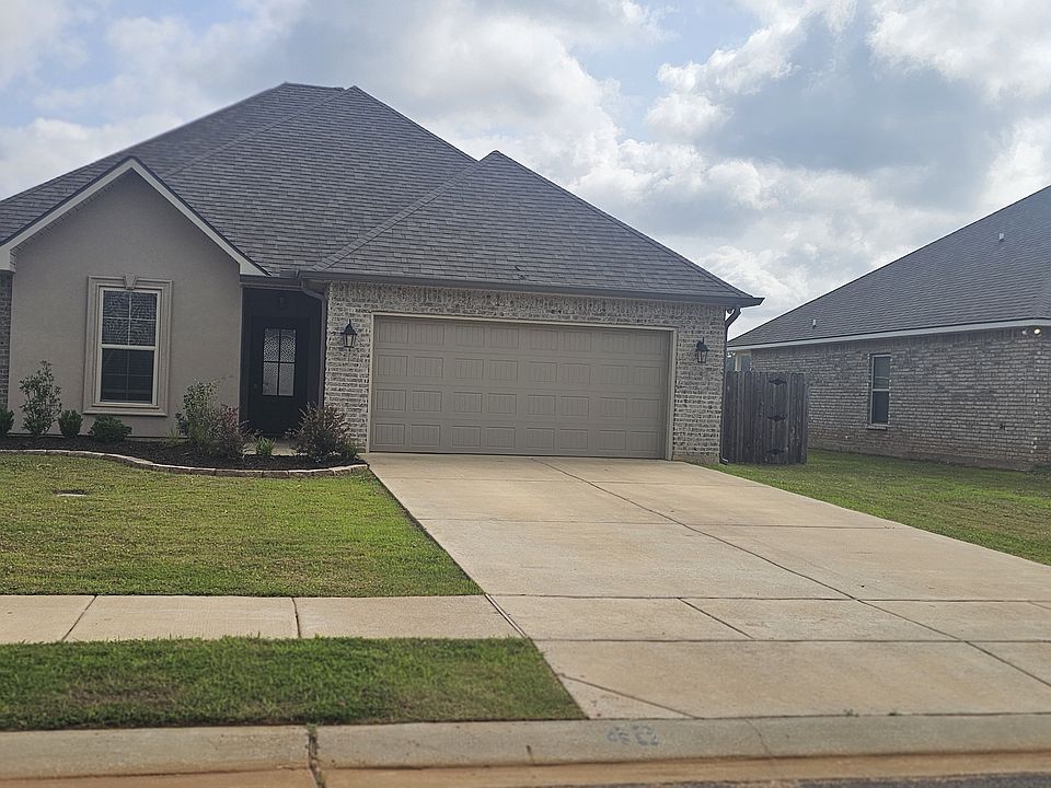 1st image of 105 Vienne Trce