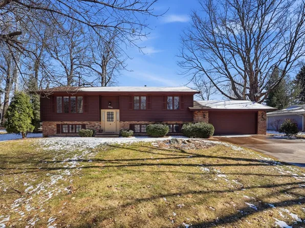 1306 Woods Cir, Buffalo, MN 55313