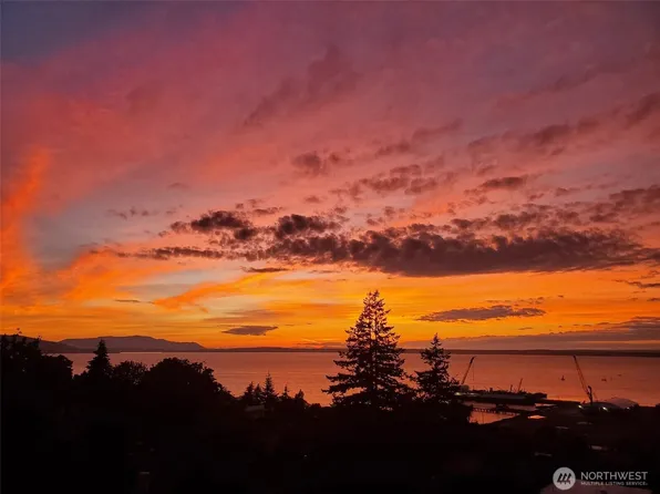 715 N Garden Street #502, Bellingham, WA 98225