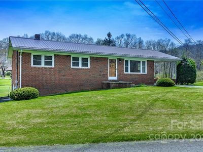 2 Riversedge Way, Canton, NC, 28716