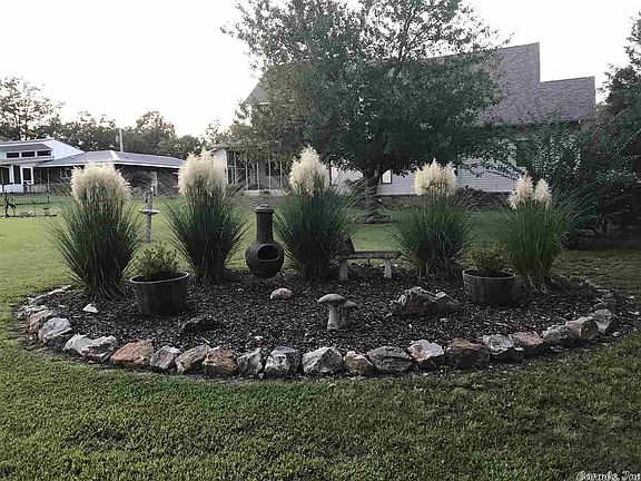 4th image of 319 Fairway Dr