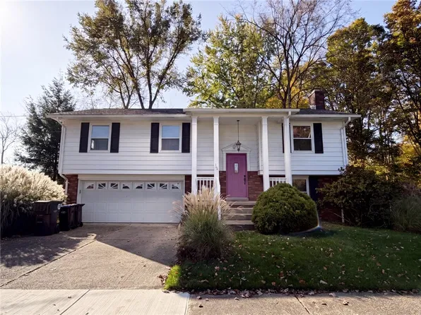 700 Ridgeway Ave, Grove City, PA 16127