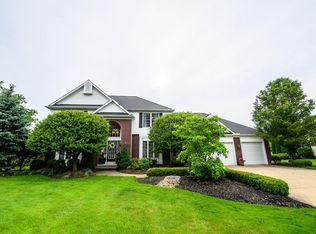 5720 Birdie Ln, Mentor, OH 44060