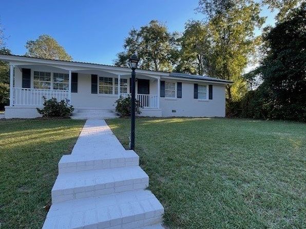 615 Holly Dr, Eufaula, AL 36027