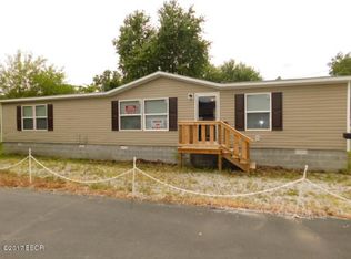 813 W Chestnut St, Marion, IL 62959