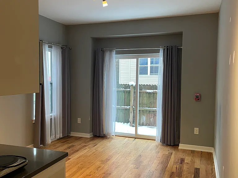 533 Budd St #D1 — Photo 5