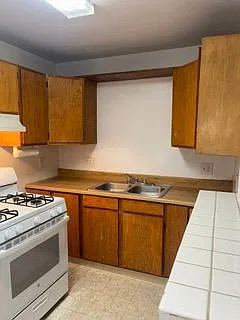 2 bed, 2.0 bath, 900 sqft, $1,695 — Photo 2