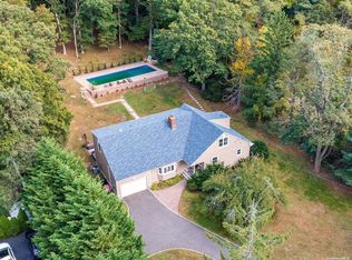 203 Bread And Cheese Hollow Rd, Smithtown, NY 11768