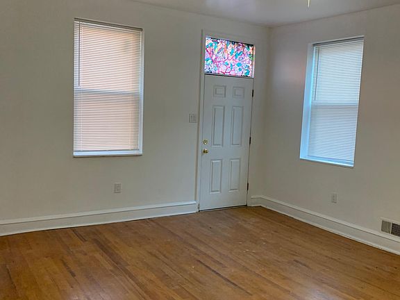Spacious Livingroom