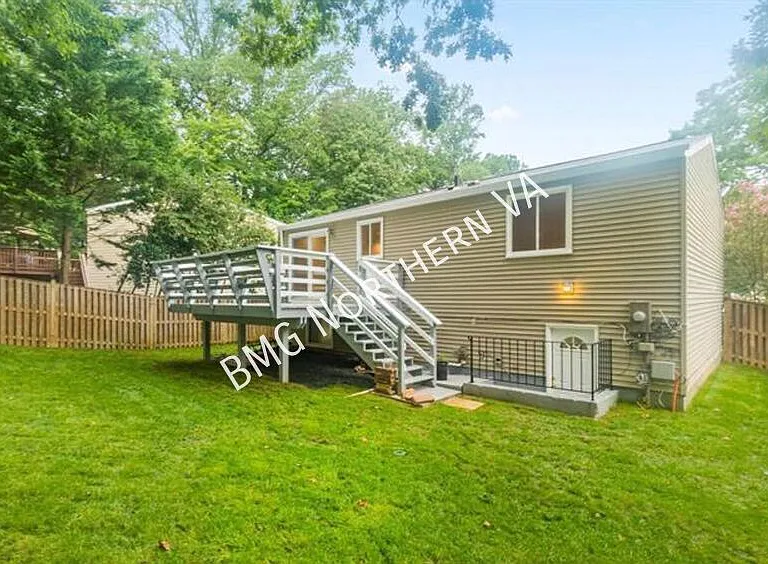 8461 Yellow Leaf Ct — Photo 33