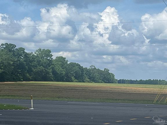 4th image of 900 Highway 97