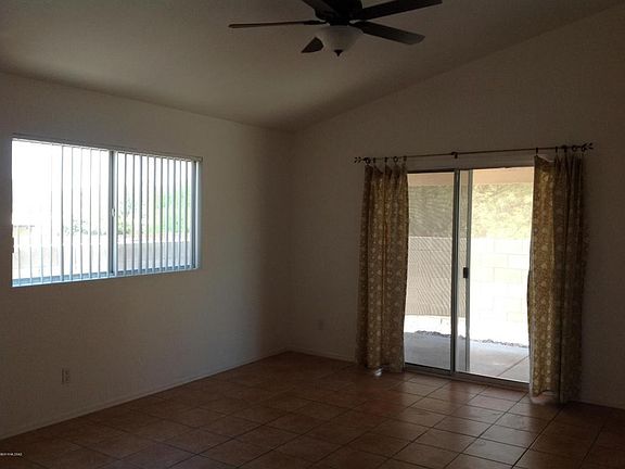 4th image of 8001 N Tackroom Ln